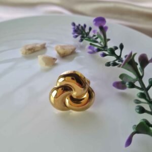 Alternative view of Golden Knot Radiance Ring