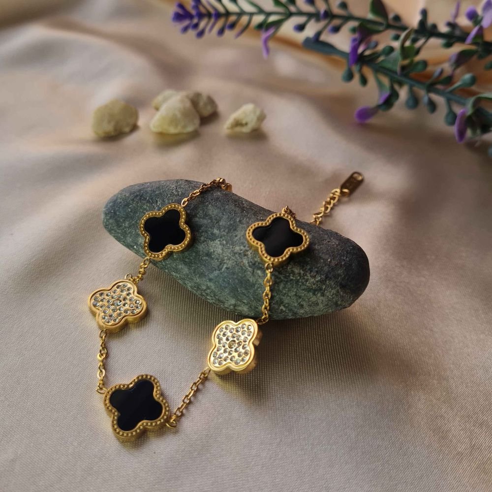 Midnight Clover Gold Bracelet